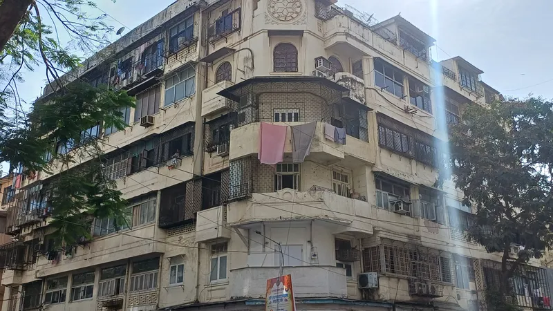 An old residential building in Girgaon, Mumbai